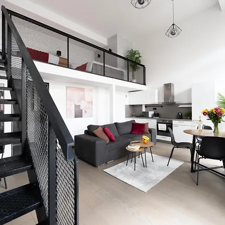 Loft 2-Room Studios I Metro I Near The Center I Karlin Prag