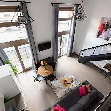 شقة Loft 2-room I Metro I Near The Center I Karlin *