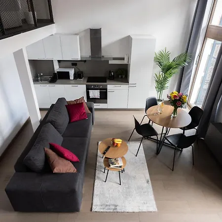 Loft 2-room I Metro I Near The Center I Karlin شقة