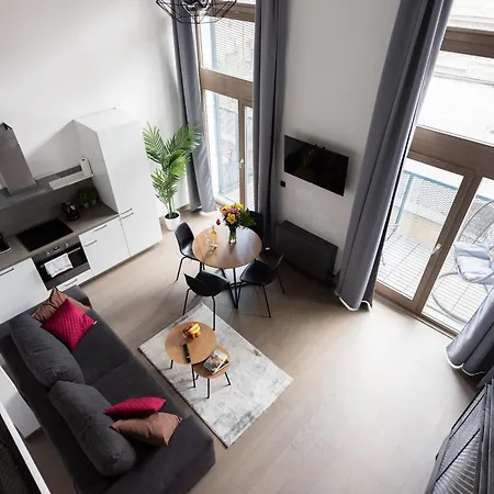 Loft 2-room I Metro I Near The Center I Karlin شقة براغ