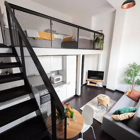 Loft 2-room I Metro I Near The Center I Karlin شقة براغ