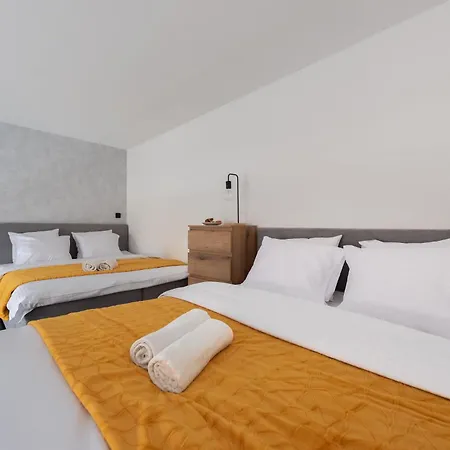 Loft 2-room I Metro I Near The Center I Karlin شقة براغ