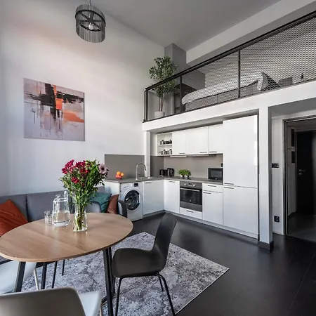 Loft 2-Room Studios I Metro I Near The Center I Karlin