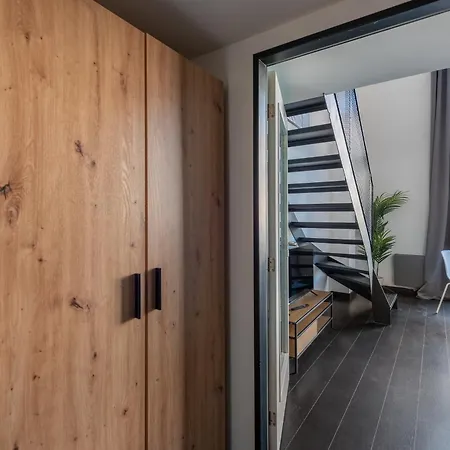 شقة Loft 2-room I Metro I Near The Center I Karlin براغ