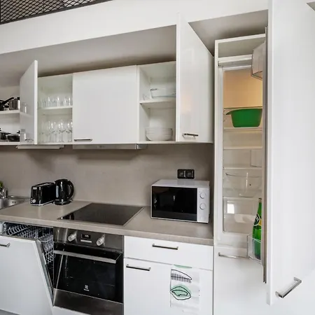 Loft 2-Room Studios I Metro I Near The Center I Karlin *