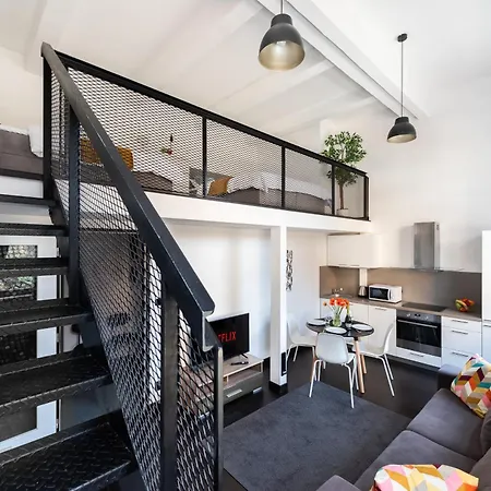 شقة Loft 2-room I Metro I Near The Center I Karlin *