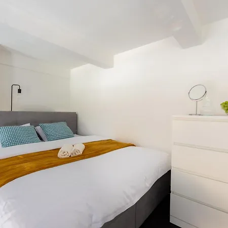 شقة Loft 2-room I Metro I Near The Center I Karlin براغ