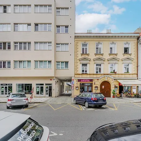Loft 2-room I Metro I Near The Center I Karlin شقة براغ