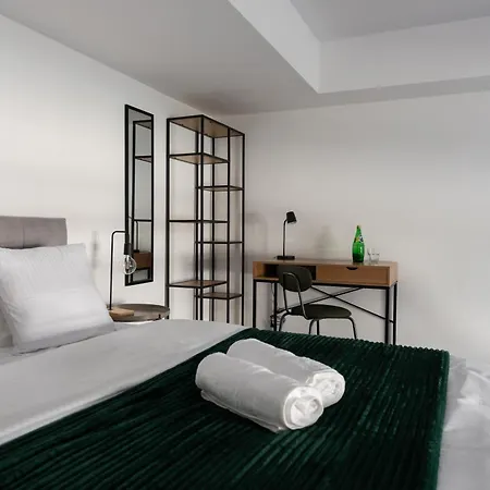 Loft 2-room I Metro I Near The Center I Karlin شقة