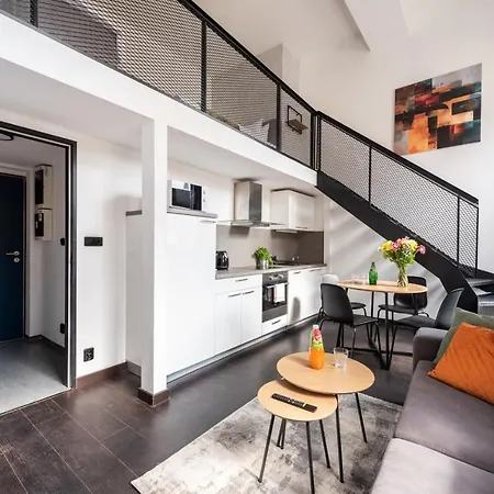 Apartment Karlin I Metro I Near The Center Prag